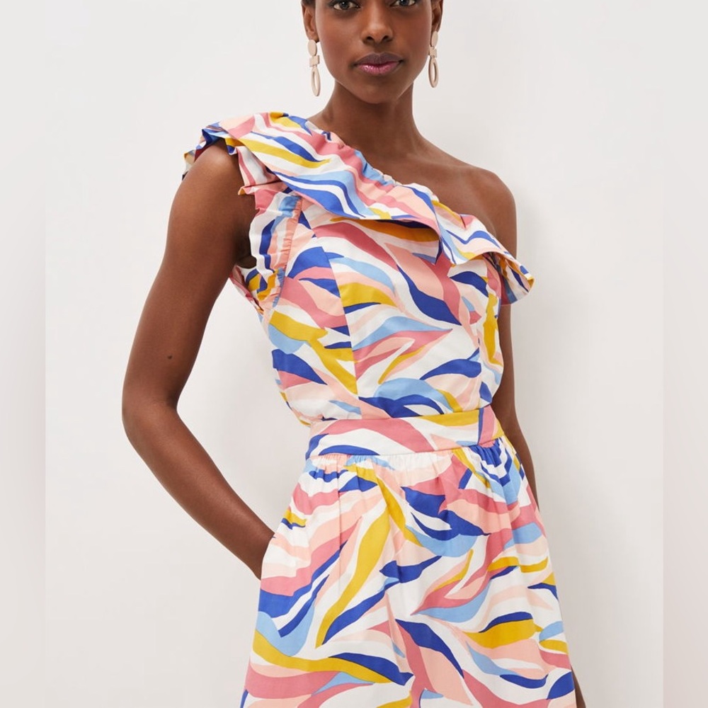 PHASE EIGHT
Tyra One Shoulder Co-ord Blouse